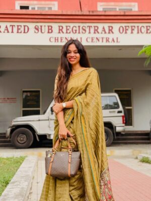 Pooja Shanka Instagram - New Year ⭐️ New Home 🏠
Juggling between a corporate job and content creation was never easy. So grateful to have been surrounded by the best team in the last few years at every step of my life, which paved the way for fulfilling this long-term dream of mine.
Sending lots of love, light and positive energy to all of you guys out there. May 2026 do its magic and make all of your dreams come true ✨ Thanks to each one of you for being a part of my journey 😊⭐️
Happy New Year Fam ♥️