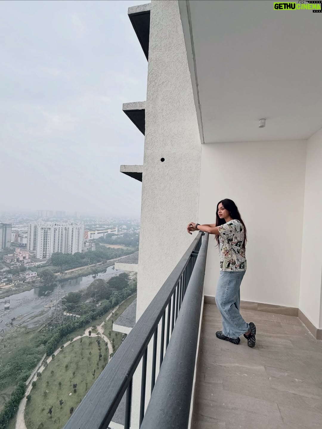 Pooja Shanka - 163.6K Likes - New Year ⭐️ New Home 🏠

Juggling between a corporate job and content creation was never easy. So grateful to have been surrounded by the best team in the last few years at every step of my life, which paved the way for fulfilling this long-term dream of mine.

Sending lots of love, light and positive energy to all of you guys out there. May 2026 do its magic and make all of your dreams come true ✨ Thanks to each one of you for being a part of my journey 😊⭐️

Happy New Year Fam ♥️