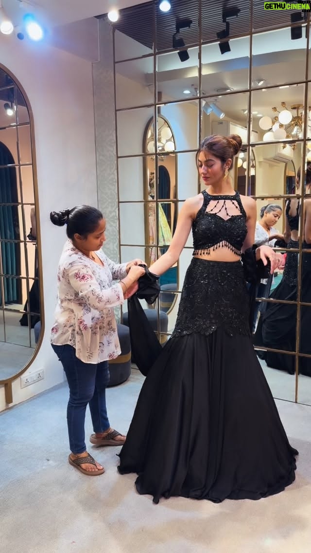 Pooja Solanki - 538 Likes - 🖤💫