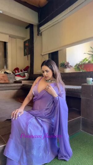 Poonam Jhawer Instagram - Tere Dil ❤️ ki Aawaz hoon mai .
#trending #viral #viralreels #trendingsong #sareelovers #reelkarofeelkaro #reelsteady #reelinstagram❤️