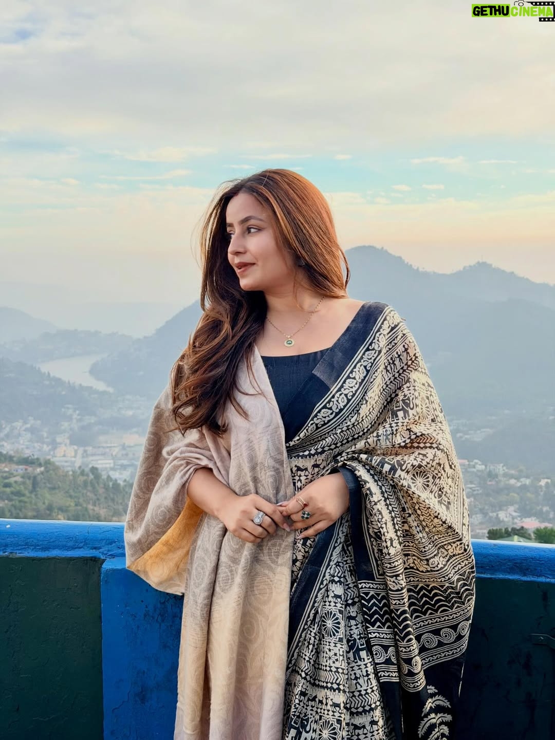 Poonam Raheja - 18.1K Likes - Calm mind. Pure soul. Positive vibes 🌿

#PositiveVibes
#SpiritualThoughts
#DivineEnergy
#InnerPeace
#FaithOverFear
GratitudeDaily
PeacefulMind
GoodEnergyOnly
SoulVibes
TrustTheUniverse