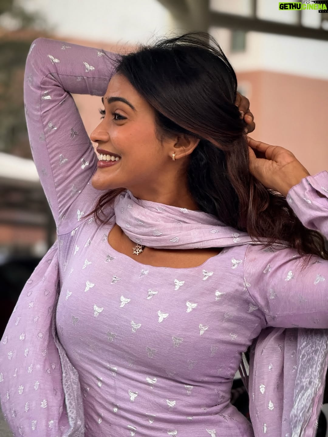 Poornima Ravi - 142.5K Likes - Chirikalle Penne Kalyaani 💜