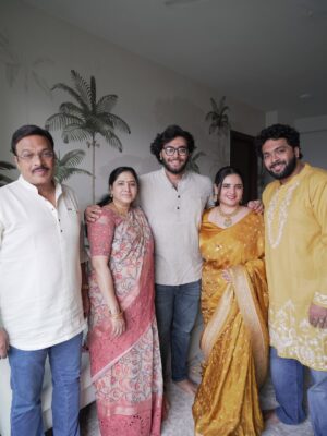Prableen Kaur Bhomrah Instagram - Satyanarayan Katha for our new home🧿🧡
PKB’s outfit @kalkifashion
Rahul’s outfit @houseofkari.in