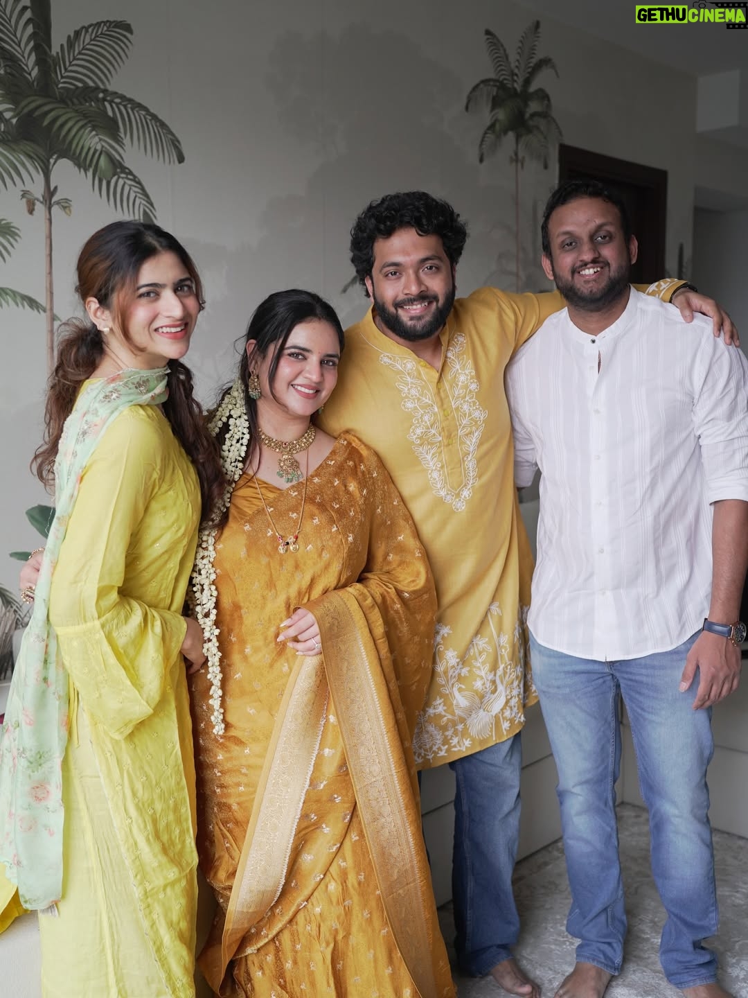 Prableen Kaur Bhomrah - 37.4K Likes - Satyanarayan Katha for our new home🧿🧡

PKB’s outfit @kalkifashion 
Rahul’s outfit @houseofkari.in