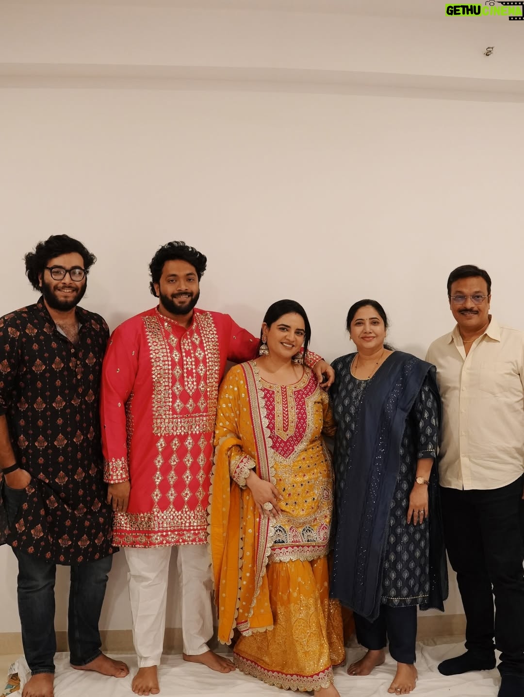Prableen Kaur Bhomrah - 31.5K Likes - Our house warming done the perfect way!
Sukhmani Sahib path with family & friends ♥️🙏🏻

My outfit @bmbywear 
Rahul’s outfit @maharana.india 
Jewellery @ishkaara_ 

#housewarming