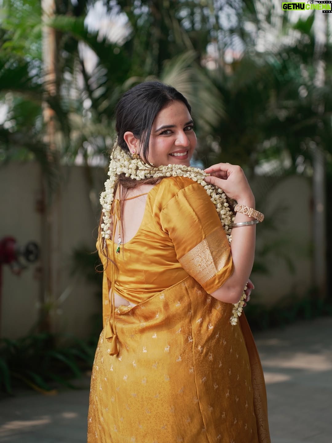 Prableen Kaur Bhomrah - 37.4K Likes - Satyanarayan Katha for our new home🧿🧡

PKB’s outfit @kalkifashion 
Rahul’s outfit @houseofkari.in