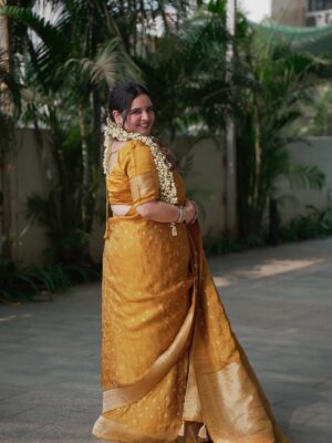 Prableen Kaur Bhomrah Instagram - Satyanarayan Katha for our new home🧿🧡
PKB’s outfit @kalkifashion
Rahul’s outfit @houseofkari.in