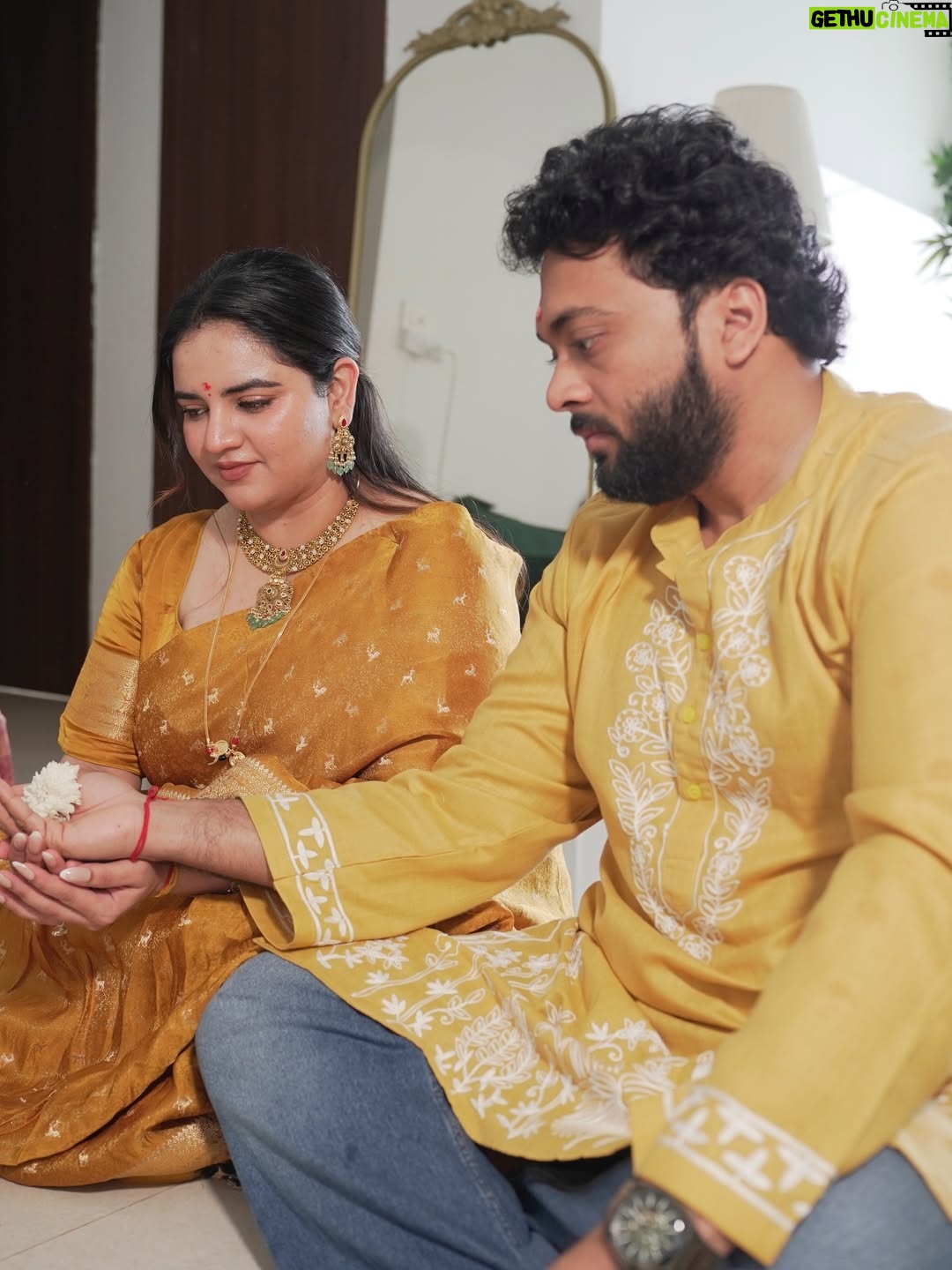 Prableen Kaur Bhomrah - 37.4K Likes - Satyanarayan Katha for our new home🧿🧡

PKB’s outfit @kalkifashion 
Rahul’s outfit @houseofkari.in