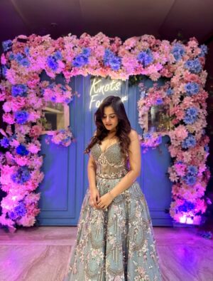 Pragati Tiwari Instagram - Sparkling Evenings✨

Dreamy Outfit from @odhniworld 

#ootd