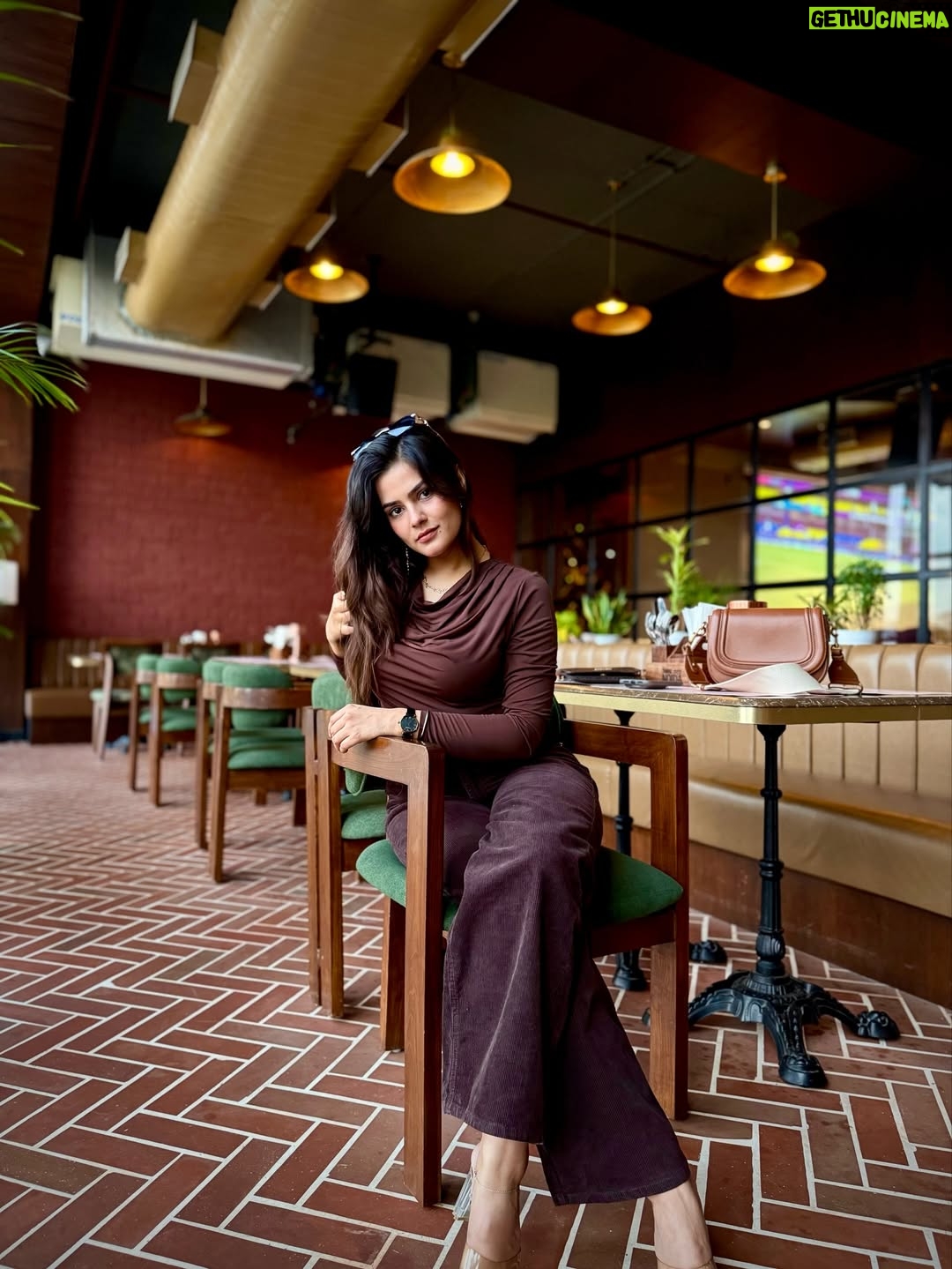 Pragati Tiwari - 177.3K Likes - Brown Gurlll…!!! 🤎