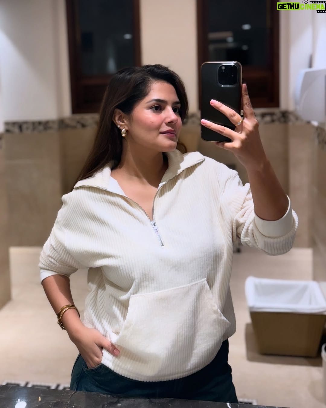 Pragati Tiwari - 157.1K Likes - Sunday, Self Love, Selfies