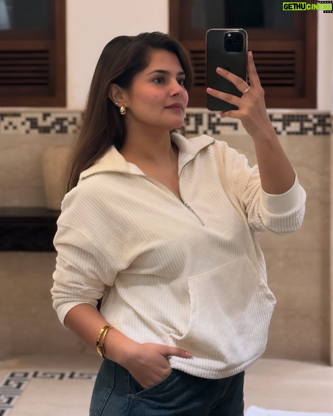 Pragati Tiwari - 157.1K Likes - Sunday, Self Love, Selfies