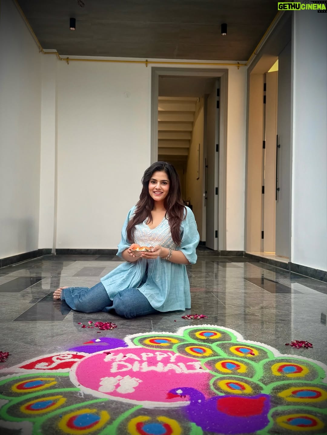 Pragati Tiwari - 263.1K Likes - Diwali 2025 🪔✨

#diwali #love