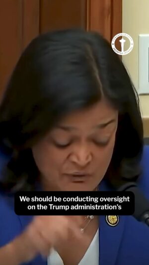 Pramila Jayapal Instagram - Trump’s ICE and Border Patrol are kidnapping and disappearing anyone they can find who looks Latino or speaks Spanish — even US citizens.
No due process. No respect for the rule of law. Just an authoritarian administration breaking law after law in the pursuit of maximum cruelty.