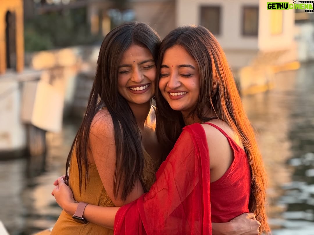 Pranjali Singh - 1.8K Likes - Random Photo dump from udaipur because I am still not over it 
The 12th picture is the mood guys 🐨
Also we are drinking appyfiz mumma