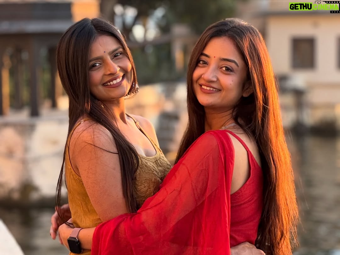 Pranjali Singh - 1.8K Likes - Random Photo dump from udaipur because I am still not over it 
The 12th picture is the mood guys 🐨
Also we are drinking appyfiz mumma