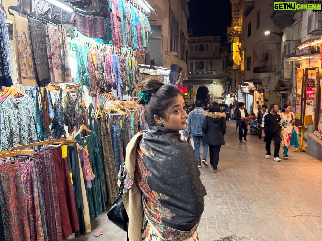 Pranjali Singh - 1.8K Likes - Random Photo dump from udaipur because I am still not over it 
The 12th picture is the mood guys 🐨
Also we are drinking appyfiz mumma