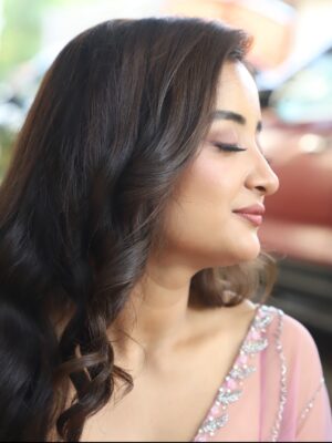 Pranjali Singh Instagram - Few stills from the sets of Jagriti ! Jo finally mujhtak pahuch paye 😉 
Captured by our very own @hemang1544 

[jagritieknayisubah, sapna, zeetv , actor, stills, set, outdoor, mood, filmcity]
#jagriti #sapna #zeetv #stills #bts #portrait #set #outdoors