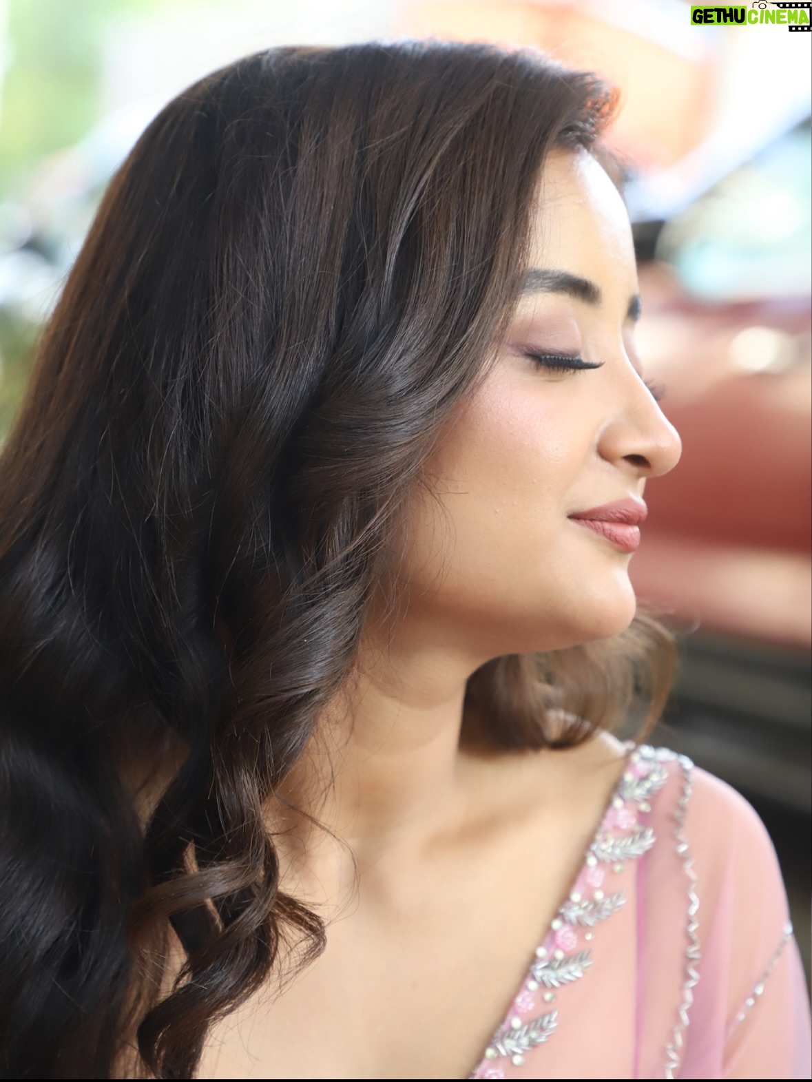 Pranjali Singh - 29.7K Likes - Few stills from the sets of Jagriti ! Jo finally mujhtak pahuch paye 😉 
Captured by our very own @hemang1544 

[jagritieknayisubah, sapna, zeetv , actor, stills, set, outdoor, mood, filmcity]
#jagriti #sapna #zeetv #stills #bts #portrait #set #outdoors