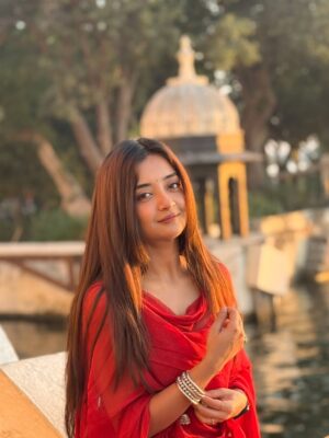 Pranjali Singh Instagram - Naina was right guys ❤️

[sunset, redsuit, instapost, sunkissed, portraits, Udaipur , mood, tamasha, yjhd, peace]
#sunset #sunkissed #mood #udaipur #citypalace