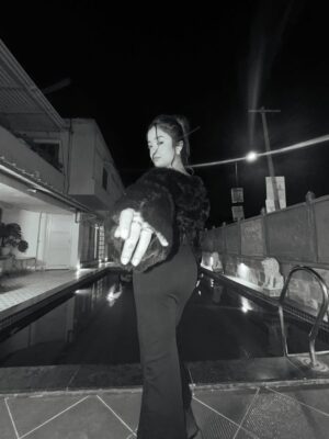 Pranjali Singh Instagram - There’s something about black ! You feel hidden away in it 🖤

[blackoutfit, mood, night, poolside, portraits, blackandwhites, instapost]
#instapost #blackoutfits #furr #night #b&w