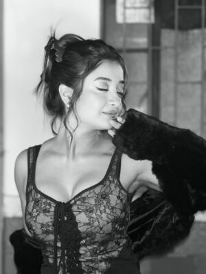 Pranjali Singh Instagram - There’s something about black ! You feel hidden away in it 🖤

[blackoutfit, mood, night, poolside, portraits, blackandwhites, instapost]
#instapost #blackoutfits #furr #night #b&w