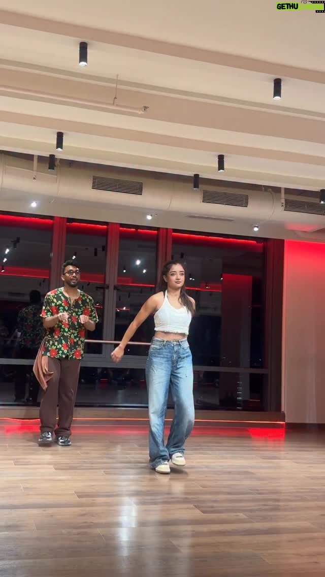 Pranjali Singh - 49.8K Likes - 2 hrs weren’t enough ! I can do this the entire day ! It was so much fun 
Thank you @prateekshettigar 

[challeya, dance , workshop, mood, artist, reelitfeelit]
#challeya #reelitfeelit #mood #reelkarofeelkaro #dance #workshop