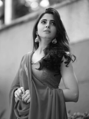 Preethi Asrani Instagram - 🪷
Team✨️
Wearing @designertinarosario
Jewellery @mspinkpantherjewel
MUAH @jiyamakeupartistry
Photography @portraitsbylokesh
