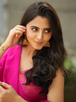 Preethi Asrani Instagram - 🪷
Team✨️
Wearing @designertinarosario
Jewellery @mspinkpantherjewel
MUAH @jiyamakeupartistry
Photography @portraitsbylokesh