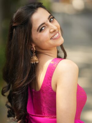 Preethi Asrani Instagram - 🪷
Team✨️
Wearing @designertinarosario
Jewellery @mspinkpantherjewel
MUAH @jiyamakeupartistry
Photography @portraitsbylokesh