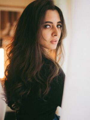 Preethi Asrani Instagram - 🐚
.
.
📸: @portraitsbylokesh
