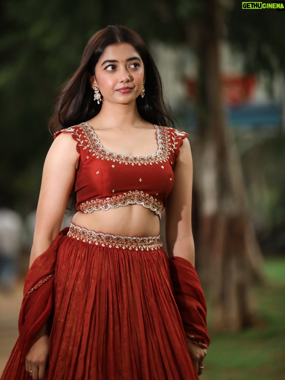 Preethi Pagadala - 57.5K Likes - 🐘 Andariki Happy Vinayaka Chavithi 🐘
.
.
.
.
.
📸: @portraits_by_jan 
👗: @shivanimacharlalabel 
💎: @amyrasilver 
🧍🏻‍♂️: @krishna_22.77