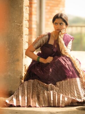 Preethi Pagadala Instagram - Happy happy Dussehra 💜💜💜
.
.
.
.
Outfit: @swayam_studio 
Jewelry: @pinakijewellers 
Makeup: @makeupbysidraayman 
Hair: @surendra__hairstylist 
Creative direction & styling: @soumya.styling 
Photographer: @browntonestory 
Managed by: @krishna_22.77