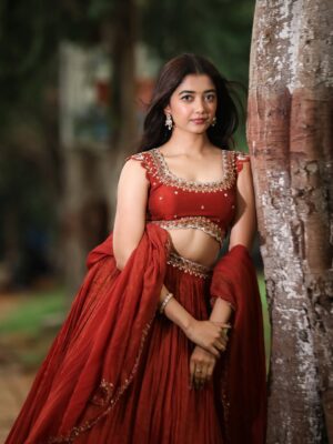 Preethi Pagadala Instagram - 🐘 Andariki Happy Vinayaka Chavithi 🐘
.
.
.
.
.
📸: @portraits_by_jan 
👗: @shivanimacharlalabel 
💎: @amyrasilver 
🧍🏻‍♂️: @krishna_22.77