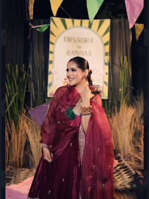 Preeti Chawla Instagram - This song n u 😘😘 @dc.05.01 
Wearing @manharrbynidhighai ❤️❤️