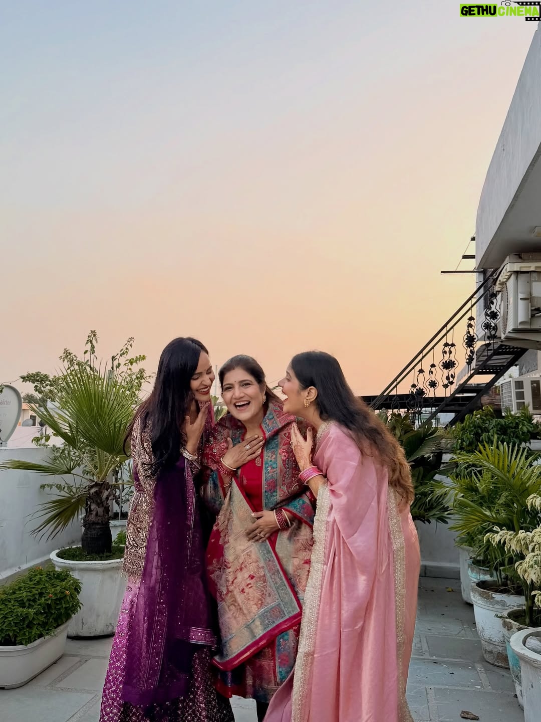 Prerna Malhan - 762.2K Likes - 🌙