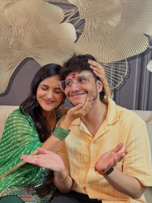 Prerna Malhan Instagram - Mandatory Bhai Dooj Post ✌🏼❤️🥹