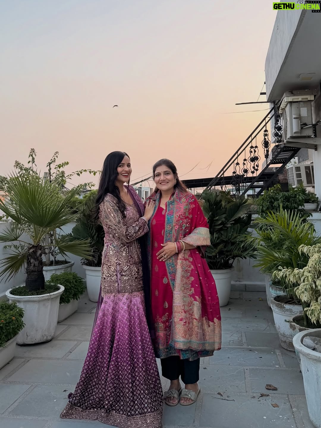 Prerna Malhan - 762.2K Likes - 🌙