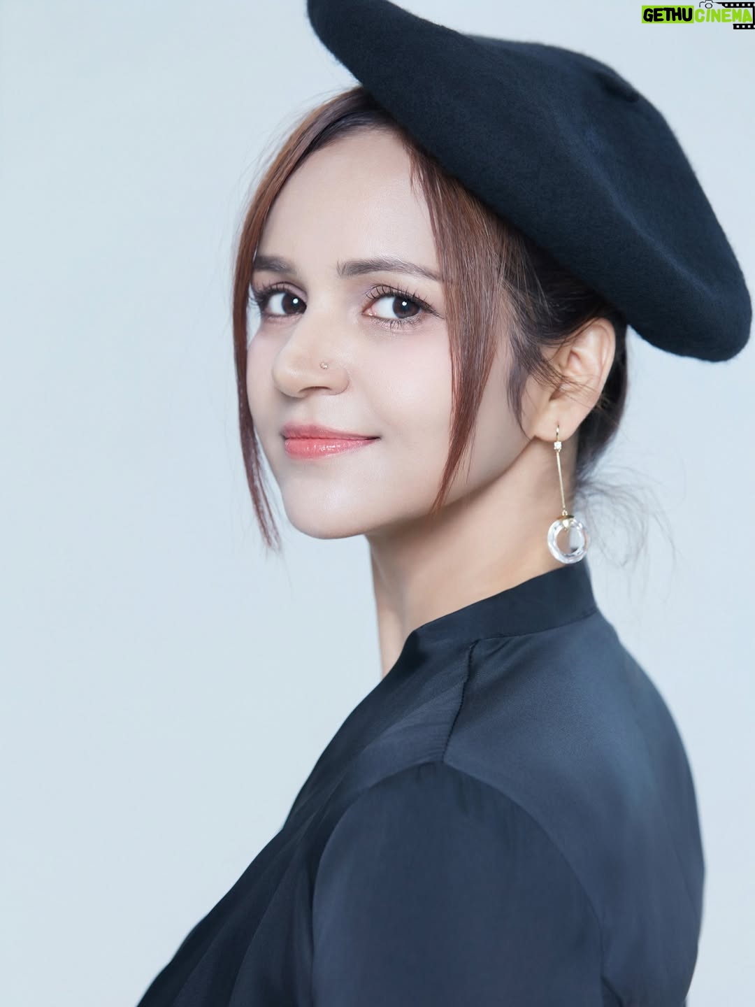 Prerna Malhan - 615.9K Likes - Korean chic reporting from #Seoul
Had the most amazing makeover and styling session with @poshpush_official !! Experience the real behind-the-scenes transformation that K-POP idols and Korean celebrities go through:

Personalized Styling → Professional Hair & Makeup → Premium Studio Photoshoot

Love to the team & their efforts 💕❤️🇰🇷✌🏼

Manager: Charlie
Art Director: Daniel (Former YG Entertainment Art Director)
CEO: Garam

Which one is your fav?