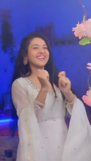 Princess Rose Instagram - Is dil ko tune muskil main dala ❤️🫣