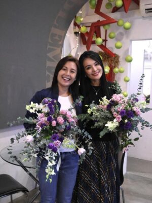Priscelia Chan Instagram - So happy and thankful for the moments with my bff @applehong and the ladies I had met from attending @noblemanschool WSQ - Be A Professional Event Florist (Level 4) 4 days course. Skills future credits utilised 😆 and New skills acquired again 😍🌻 yup it was last than a month from my previous course with them 😍Thank you once again our amazing and professional trainer Anson and all from Nobleman School of Floral Design ❤️
Photos credit @noblemanschool