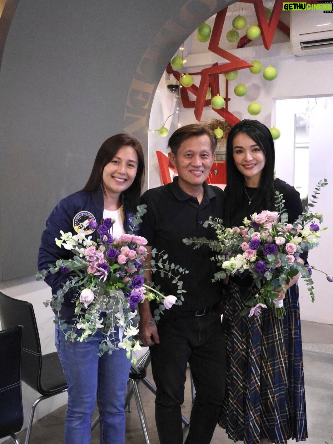 Priscelia Chan - 875 Likes - So happy and thankful for the moments with my bff @applehong and the ladies I had met from attending @noblemanschool WSQ -  Be A Professional Event Florist (Level 4) 4 days course. Skills future credits utilised 😆 and New skills acquired again 😍🌻 yup it was last than a month from my previous course with them 😍Thank you once again our amazing and professional trainer Anson and all from Nobleman School of Floral Design ❤️

Photos credit @noblemanschool