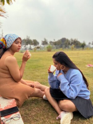 Priya J Achar Instagram - 🌻HAPPINESS IS enjoying the little things in life🧿🫂
Wishing you a very Happy New Year Pri #2026🥂
May the year ahead bring good health, continued success, and meaningful achievements🤘❤️

#friendshipgoals #happiness #newyearvibes