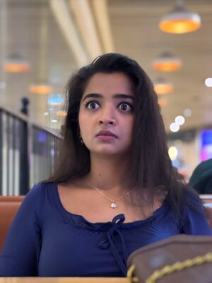 Priya J Achar Instagram - ಮಾತೇ ಇಲ್ಲದಾ ಪ್ರೇಮವೇ ನನ್ನ ಪಾಠಶಾಲೆ 👀🫣
.
.
.
.
.
#priyajachar 

Yes, one of my fav song 🎶 🥰