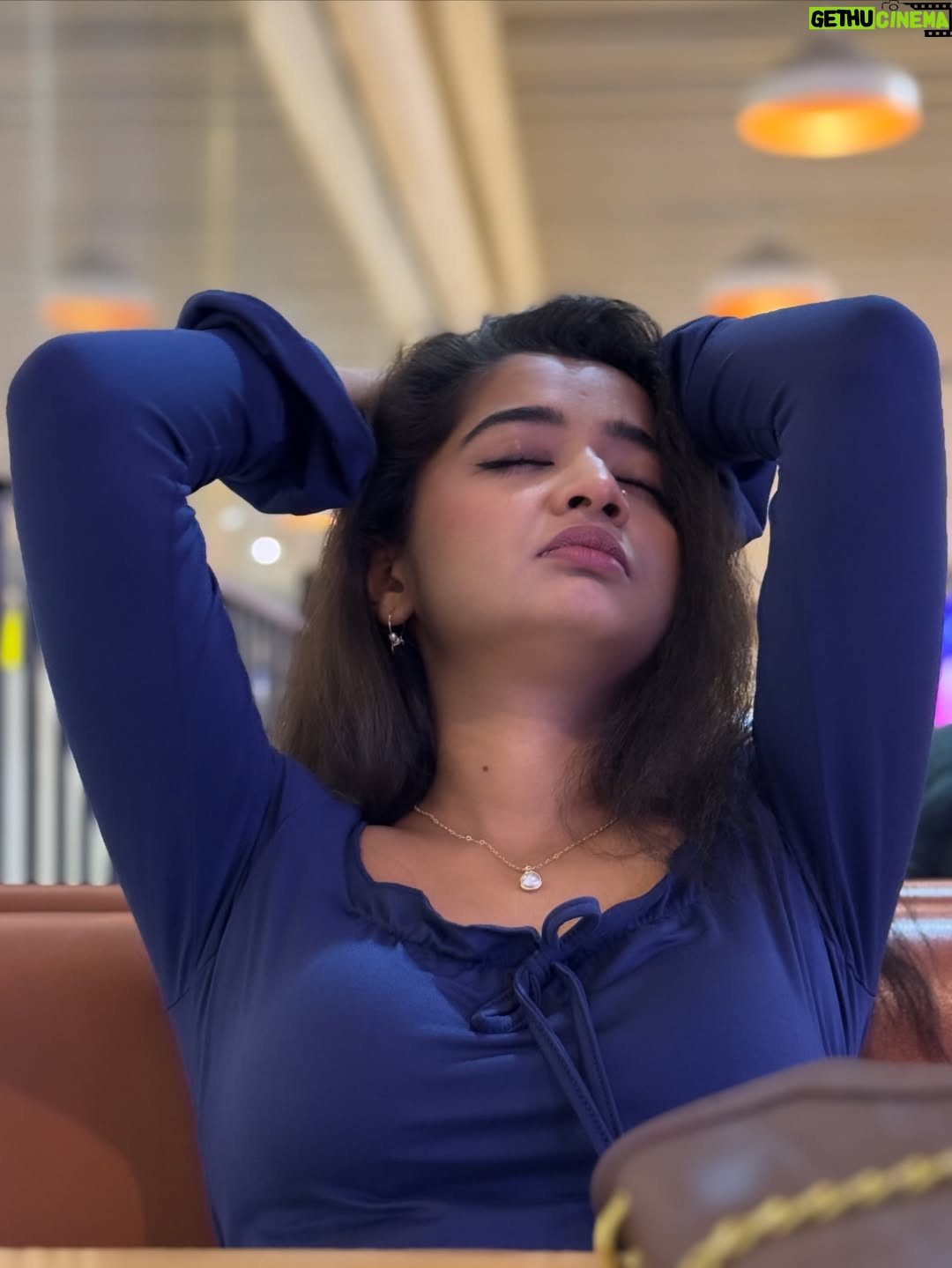 Priya J Achar - 44.1K Likes - ಮಾತೇ ಇಲ್ಲದಾ ಪ್ರೇಮವೇ ನನ್ನ ಪಾಠಶಾಲೆ 👀🫣
.
.
.
.
.
#priyajachar 

Yes, one of my fav song 🎶 🥰
