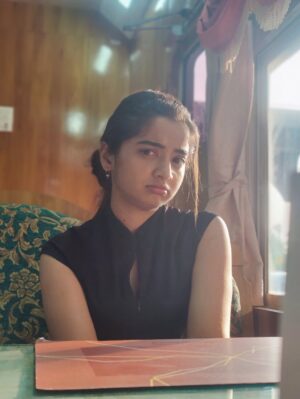 Priya J Achar Instagram - ✨🌻🌤️
.
.
.
.
#priyajachar #sunsetlove 🌤️🫠