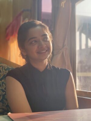 Priya J Achar Instagram - ✨🌻🌤️
.
.
.
.
#priyajachar #sunsetlove 🌤️🫠