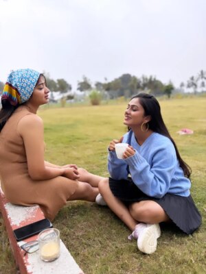Priya J Achar Instagram - 🌻HAPPINESS IS enjoying the little things in life🧿🫂
Wishing you a very Happy New Year Pri #2026🥂
May the year ahead bring good health, continued success, and meaningful achievements🤘❤️

#friendshipgoals #happiness #newyearvibes