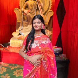 Priya Mitra Instagram - শুভ সরস্বতী পূজা🥰✨