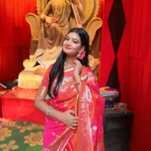 Priya Mitra Instagram - শুভ সরস্বতী পূজা🥰✨